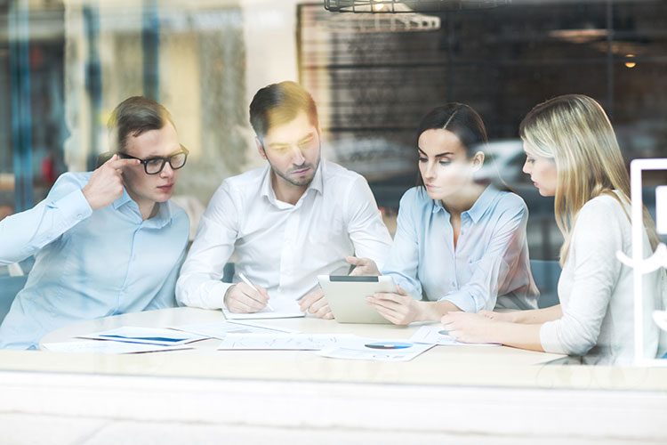 Relation entre salarié externe et entreprise cliente : les risques qui peuvent être évités